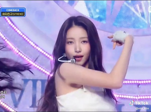 GFRIEND: Season of Memories Stage Performance