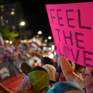 140.6 miles of pure excitement, emotion, and spirit welcomes you to IRONMAN Wisconsin! Experience a finish line unlike any other as you are greeted by the roar of thousands of fans at the footsteps of the state capitol, dotting the 'I' on your IRONMAN journey. 📍Madison, WI 📅 September 7, 2025 ▶️ www.ironman.com/im-wisconsin-register | IRONMAN USA – Midwest