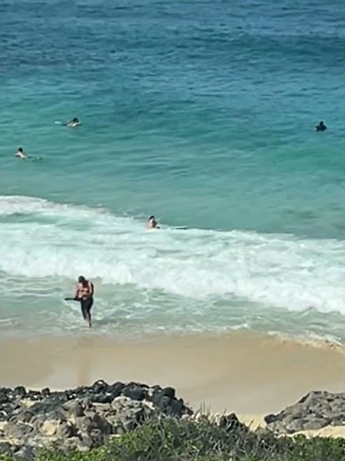 Lady get destroyed by wave and loses her dive gear/bikini #oceanlife #beach #travel #reggae
