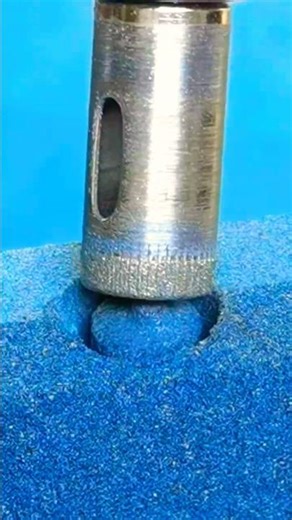 It is very simple to sharpen an axe to razor sharpness! #sharpen #axe #razor