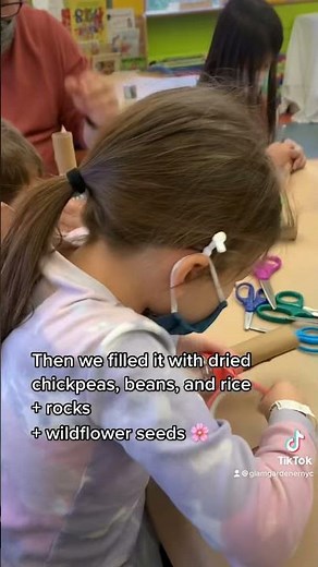 DIY CRAFT FOR KIDS: make maracas with recycled materials & wildflower seeds!