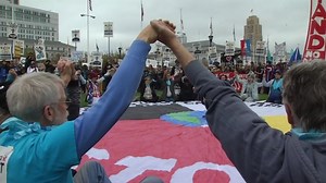Dakota Pipeline protesters descend on CitiBank in Albany