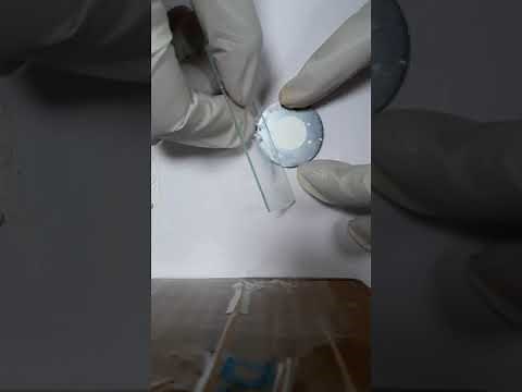 How to prepare a powder sample on the Zero background sample holder for the XRD?