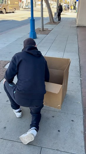 4K views · 1K reactions | @rob__banks thinking outside the box  ...