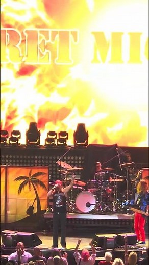 Bret Michaels (Poison) - Talk Dirty To Me LIVE CLIP - Albuquerque, New Mexico (Aug 12, 2025)