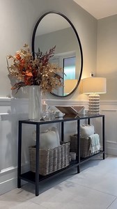 Amazing Autumn faux flower display from @kenziebenalihome featuring our Extra Large Round Black Wall Mirror 120cm x 120cm 🎃🍂 🔎 MM28792 . . . #tablestyling #tabledecor #hallwaytable #entrywaytable #entrywaydecor #homedecor #decor #decorstyling #modernhome #moderninterior #decor #interiors #interiorstyling #interiordesign #homeinteriors #homestaging #homedecorating #decoration #blackdecor #autumn #autumnvibes #autumndecor #autumn2024 #autumnaesthetic #autumncolors #autumnmood #cosyseason #seaso