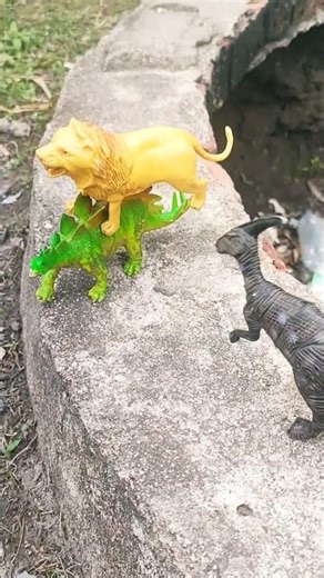 Dinosaur vs lion dinosaurus #dinosaur #dinosaurus #lion #shorts