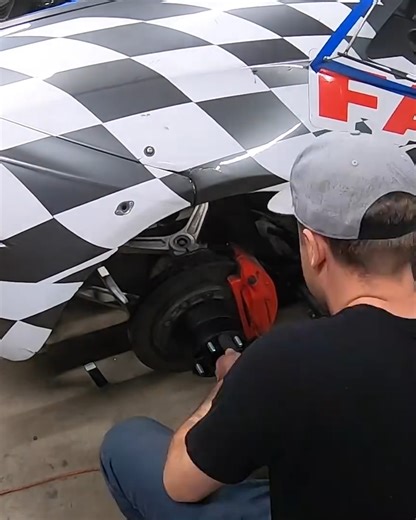 Carbon Fiber Everything! | B is for Build