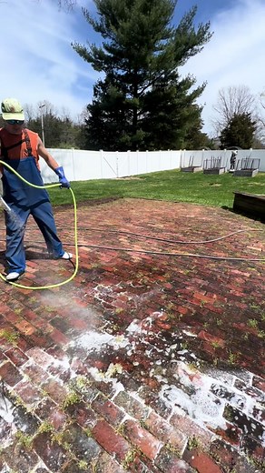 How to clean pavers #pressurewashing #entrepreneur #smallbusiness #fyp