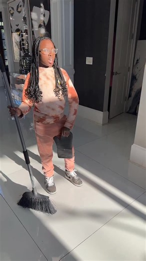 Yandy Smith on Instagram: "Who lied to her?! Oh YOU COOK COOK RIGHT @omereandskylar AND CLEAN CLEAN?!!"