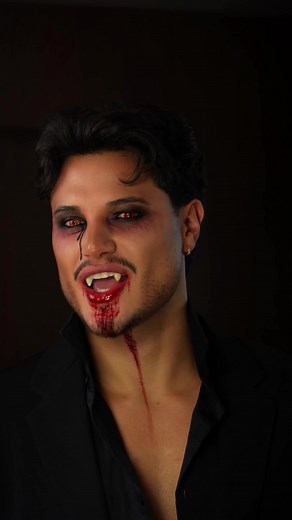 Tutorial Rápido de Maquiagem de Vampiro para Halloween