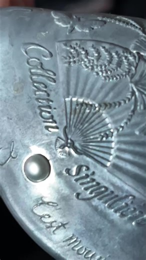 Embrace the Gothic Beauty Aesthetic