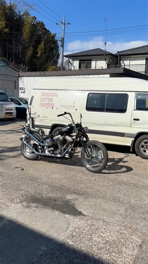 FXSTC1340 1987 コンプリートオーダーカスタム ミッドコントロール ジョッキー シーシーバーなどなど 全てがワンメイク 最近売っている刀剣は柔らかくてしょぼいので 結局作っちまった #harleydavidson #ハーレー #chopper #カスタム | ユニバーサルカスタムチョッパーズ