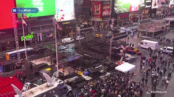 Official Times Square stage time-lapse for New Year's Eve spectacle