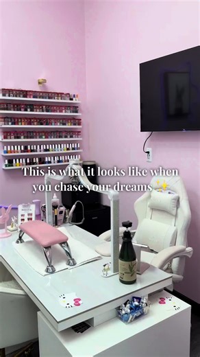 Building your own beauty business isn’t always easy, but it’s always worth it. Watching our members turn their passion into something that’s truly theirs is what makes this community so special.✨ Ready to build your beauty business your way? Book a tour at My Salon Suite Clawson today.🔑 #mysalonsuite #mysalonsuiteclawson #salonsuite #beautyentrepreneur #suiteowner #beautybusiness #hairstylistlife #independentstylist #beautycommunity #salonowners #licensedtocreate