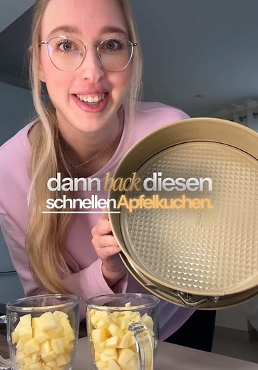 Wenn du spontan Besuch bekommst, dann back diesen schnellen Apfelkuchen! 🍎 Dieser schnelle Apfel-Kuchen ist super saftig, locker und schnell gemacht. Perfekt, wenn der Besuch schon fast vor der Tür steht oder ihr einfach Lust auf einen selbstgebackenen und einfachen Kuchen habt 🥰 💌 Julias Einkaufsliste: • 150 g glutenfreies Mehl • 100 g Zucker • 150 g Margarine (weich) • 3 Eier (Größe M) • 1 Päckchen Vanillezucker • 1 TL Backpulver • 2 mittelgroße Äpfel Topping: • Eine Handvoll gehackte Mande
