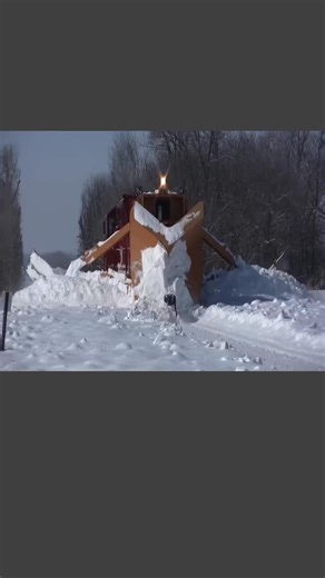 This specialized snow-clearing rail vehicle uses a massive V-shaped wedge plow to split deep snow ahead of the train. #fblifestyle | baitbox.pl