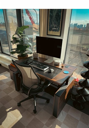 [Ad] Picking the right office chair matters. And for me, the Liberty chair from @Humanscale is a 10/10 👌🏼 #officefinds #homeofficedesign #officefurniture