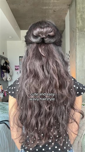 Cute and Easy Wavy Hairstyle Tutorial