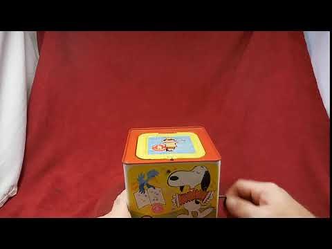 VINTAGE 1966 MATTEL SNOOPY IN THE MUSIC BOX WIND UP TOY WORKS GREAT