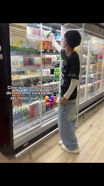 Estilo Emo con Pantalones Baggy: ¡Atrévete a Brillar!