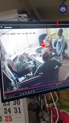 Ahmedabad Live | Amdavad News, Events, Exhibition & Promotions on Instagram: "સાવધાન: વખાણની આડમાં છેતરાતા નહીં! 🚫⌚️ એલ.સી.બી. ઝોન-૧એ એવા ભેજાબાજને ઝડપી લીધો જેણે ડૉક્ટરની ઘડિયાળના વખાણ કરી નજર ચૂકવીને ₹5 લાખની ચોરી કરી હતી! કમરના દુખાવાનું બહાનું બનાવી ક્લિનિકમાં ગયો… ઘડિયાળ જોઈને બોલ્યો: “સાહેબ, તમારી ઘડિયાળ બહુ સરસ છે…” અને એ જ વાતચીતમાં ટેબલ નીચે મુકાયેલા ₹5,00,000 સેરવીને ફરાર! પણ કાયદાથી બચવું મુશ્કેલ છે. 🚓 એલ.સી.બી. ઝોન-૧ પોલીસે ઝડપથી ગુનો ઉકેલી આરોપીઓ પાસેથી રોકડ, બલેનો કાર અને ચોરાયેલ