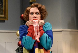 Kristen Wiig Hosts SNL: Watch Video Of The Best & Worst Sketches - TVLine