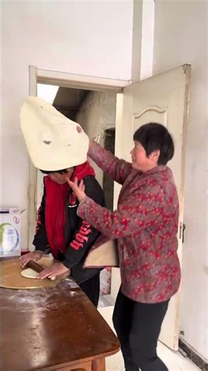 Crazy Flying Cake: A Whirlwind of Laughter! Funny Surprise Ending