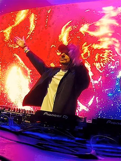 Heard on Radio 1. Dropped at UMF & EDC. A peak moment in Andy’s Boiler Room. “Believe Again (I Found U)” by ANDY C ft. Axwell & Max’C is finally out now. | ANDY C