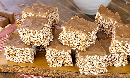 No-Bake Mars Bar Rice Crispy Squares (Ready in 10 Minutes!)