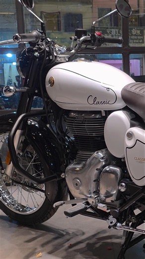 New 2026 Royal Enfield Classic 350 - Signature White