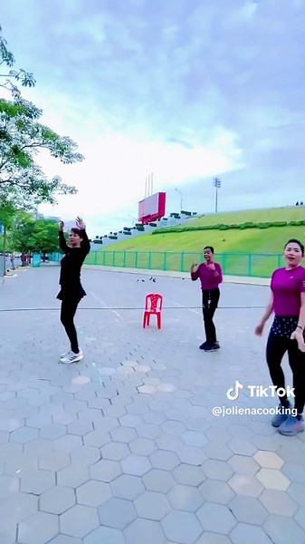 Jolie Na នៅលើ TikTok