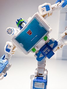 Good Decepticon? Meet Shattered Glass Soundwave #Transformers #ShatteredGlass #Soundwave #Decepticons #AlternateUniverse #HeroicDecepticon #ToyPhotography #ActionFigure #ToyCollector #TransformersCollection #TransformersFigures #Cybertron #TransformersFan #MoreThanMeetsTheEye #Hasbro | Chopper’s Toys