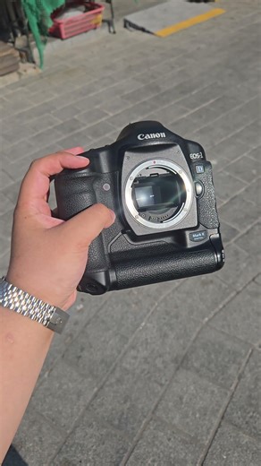 Like a machine gun 📸📸 | Canon 1D mark ii | #ASMR | #Shorts