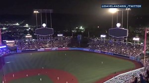 Power outage interrupts game at Dodger Stadium again