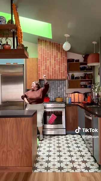 The Bounce Fleece from @Old Navy really is THAT girl. She can do it all! Which piece was your favorite? 😚 #OldNavyPartner #Ad