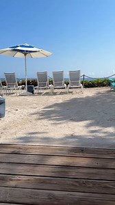 That beach-day hunger? Satisfied in seconds at The Sandbar. 😋 | Jupiter Beach Resort & Spa