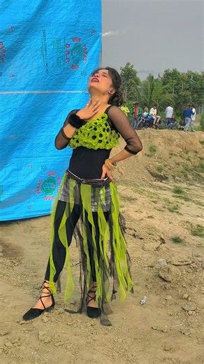 SD Susmita | Trending song 😁#susmita #viralvideos #dencer #dence | Instagram