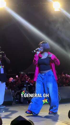 Gyakie's Epic Performance at Teensrave 2025