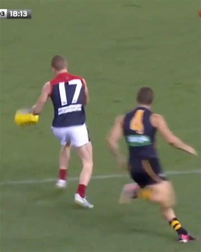 Melbourne's Sam Blease burns off Richmond's Dustin Martin - 2014 NAB Cup #afl #melbournefc