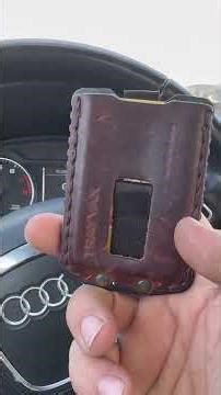 Men’s wallet upgrade? Travelambo to TRAYVAX