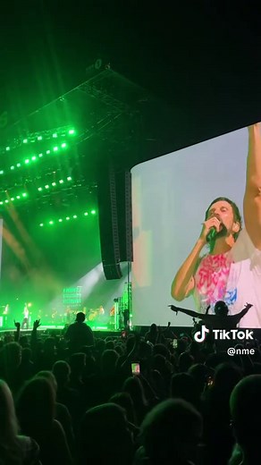 Kasabian live: 'Fire' on Leeds Festival main stage