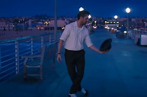 Filmatic - Movies & Cinema on Instagram: "Hurwitz composed "City of Stars" from an emotional place. He says it goes back and forth between cadencing in major and cadencing in minor because he thinks that is what the song is about. You have these great moments and then you have these less great moments in life. In addition, the song, "City of Stars" by Justin Hurwitz, Benj Pasek and Justin Paul won the Academy Award® for Best Original Song at the 89th awards ceremony in 2017. - La La Land (2016),