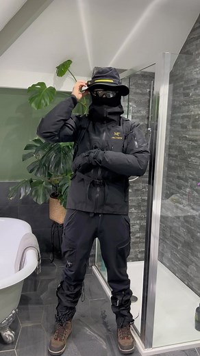 Joe explore on Instagram: "Sunrise Hike Tips 🌅 #hiking #hikingadventures #camping #wildcamping #lakedistrict #lakedistrictnationalpark"