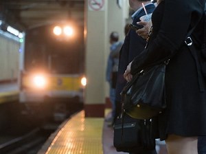 LIRR Service Halted Between Queens And Nassau On Oyster Bay Line
