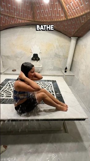 Paid a Stranger to Bathe me in Turkey 🧖🏻‍♀️🇹🇷 Turkish Hammam Experience #TravelShorts