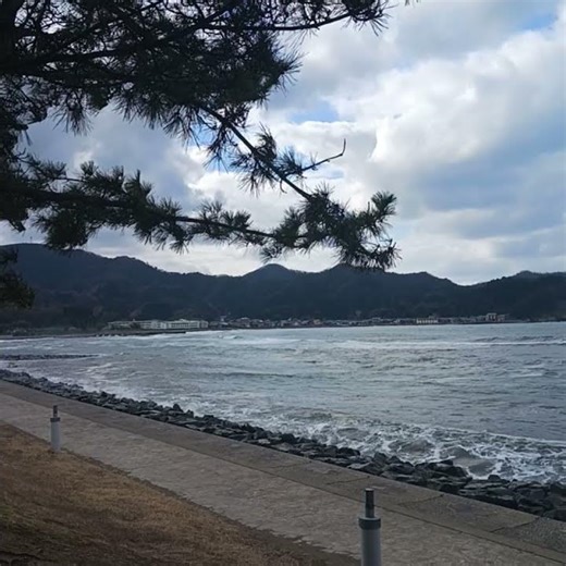 香住のしおかぜこうえんから観る波