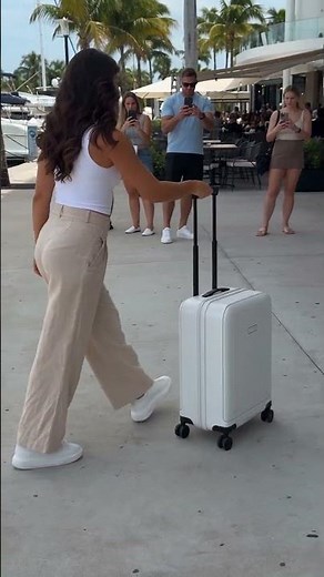 This Futuristic Motorcycle Turns Into a Suitcase 😱🏍️🧳