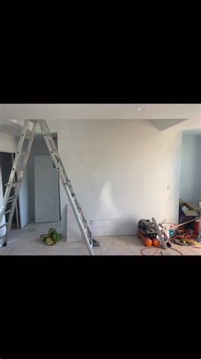 Next Step Niagara Inc on Instagram: "Mono beam strength, wood tread warmth. Where modern structure meets timeless craftsmanship. ✨🪵#nextstepniagara #modernstairs #staircasedesign #luxuryhomes #monobeamstairs"