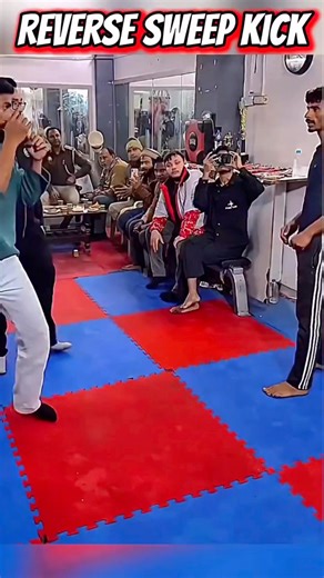 Reverse Sweep Kick Tutorial👊💪 #selfdefense #sweepkick #martialarts #reelsfbシ #trendingreel